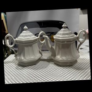 RED CLIFF CREAMER AND SUGAR SET